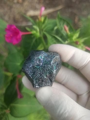 qara nagara: Rəngli Metallik Təbii Daşların Satışı 💎 Məhsul: İridescent — 6