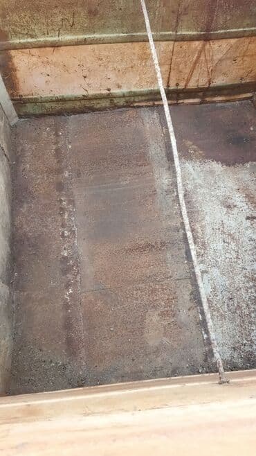 dəmir konteyner: Paslı dəmir qutu, müxtəlif məqsədlər üçün uyğundur. Kənd — 3