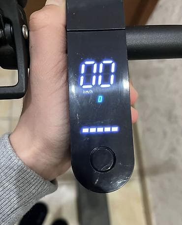 Elektrik skuter - Rəng: qara, yığcam və yüngül konstruksiya - Geniş — 3