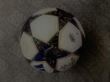 qarabağ celsi bilet: UEFA Champions League rəsmi dizaynlı futbol topu Qurban Qurbanovun — 2