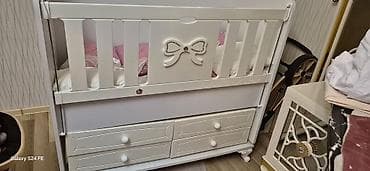 Oğlan və qız üçün, Dördbucaq, Beşik, Dəst ilə, Matras ilə, Yellənmə mexanizmsiz