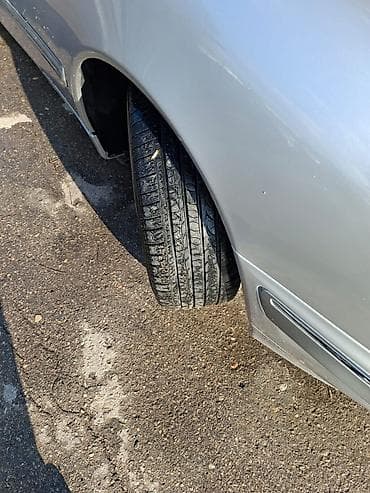 oturacaqlar masin: Mercedes-Benz E 240: 2.4 l | 2000 il Sedan — 8