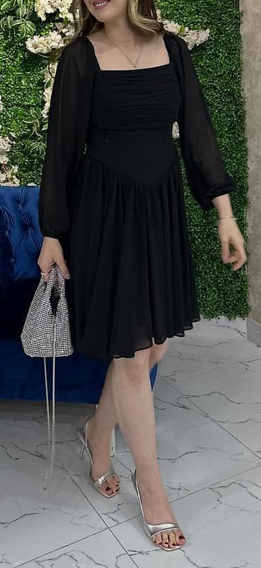 keratin e: Qara şifon qısa don.Maştağada.bir dəfə geyilib.25 azn ə satılır - — 2