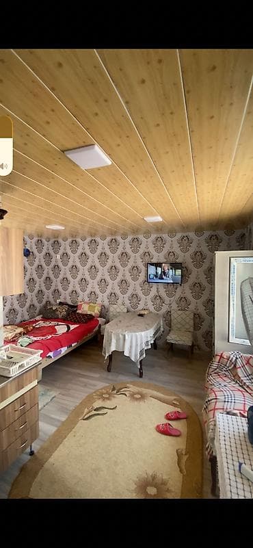 Emircandadir yol kenarindadir. aftobus qapidan kecir yeni tikilib 1 — 8