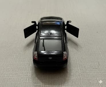 oyuncaqları: Qara rəngli Toyota Prius metal kolleksiya modeli - Miqyas: təxmini — 3