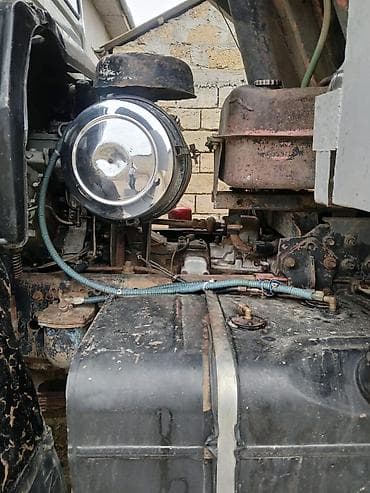 karavan maşın: KAMAZ yük maşını – bortlu/dump tipli Xüsusiyyətlər: - Marka/model — 2