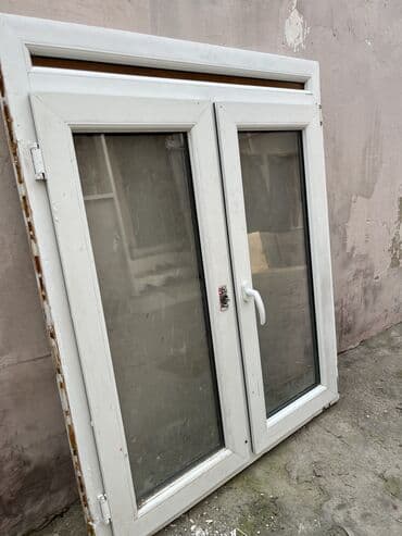stacktrack oyuncaq dəsti: Plastık pencere Pencerının alt hıssesınde sınıg var sekıllerde Görünür — 3