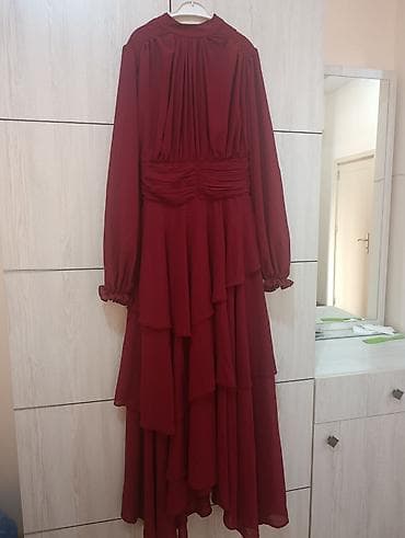 Bordo rəngdə uzun ziyafət/libas geyimi. Geyim butikden 95azne alınıb — 3