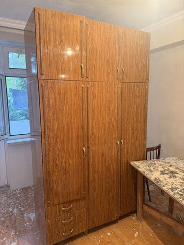 tecili satilan masinlar: İşlənmiş, Açılan, 3 qapılı Düz dolab, Şifonyer, Rusiya — 1