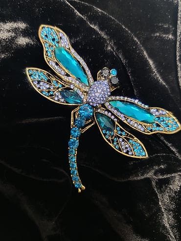 sir urekli: Zərif çinayətçi formalı bəzək sancağı – “Yusufçuq” motivli broş - — 1