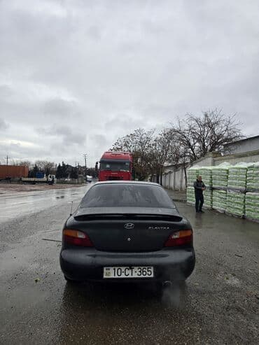 excel hyundai 1994: Hyundai Elantra: 1.6 l | 1996 il Sedan — 2