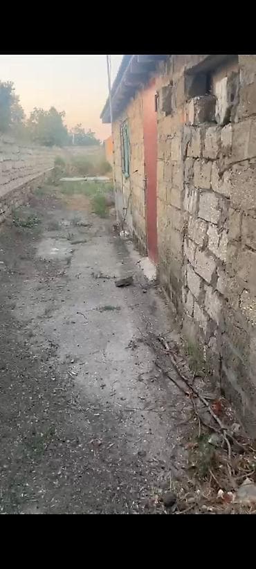 ev: 80 kv. m, 2 otaqlı — 2