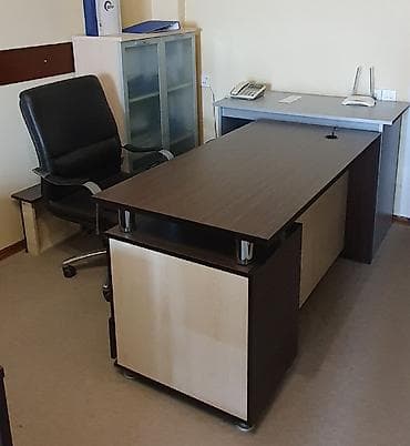 Ofis mebeli dəsti Masa,.kreslo və şkaf her üçü bir yerde 400 manat -