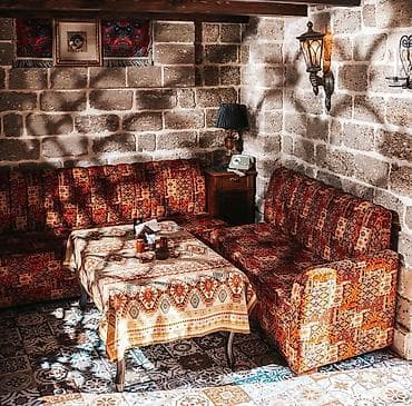 Restoran mebeli: Restoran ucun sifarishle duzeltdirilib, divan ve kreslo, ve 3 eded — 5