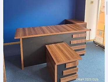 Yeni, Müdir üçün, Künc masa