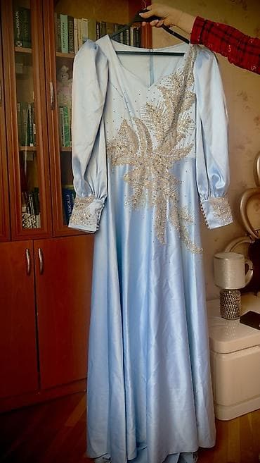 Göy rəngli ziyafət/libas - Parlaq atlas fakturalı, axıcı uzun ətəkli