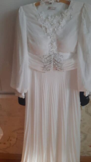 gəlin tacları: AGdondur. Gelin donu kimi pelerini ile istifade olunub. 4 saat — 1