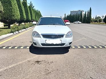 07 disk: Lada Priora liftback, ağ rəng. - Korpus: 5 qapılı liftback, arxa — 7
