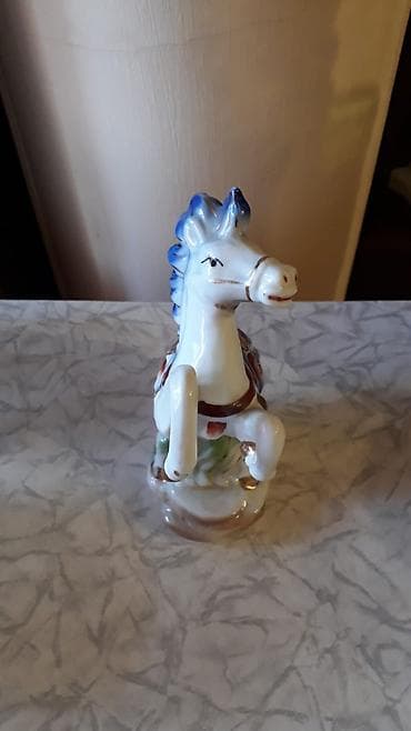 dekor dasi: Fiqur, Keramika — 1