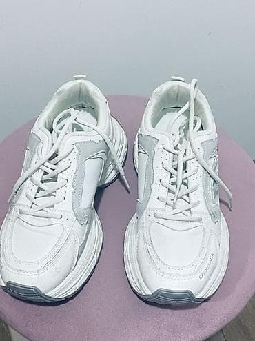 Ağ rəngli unisex idman ayaqqabısı - Model: chunky/dad sneaker silueti