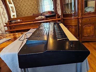 Musiqi alətləri: Sintezator, Roland, İşlənmiş, Ünvandan götürmə, Ödənişli çatdırılma — 2