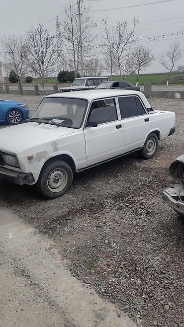 daewoo racer ehtiyat hisseleri: VAZ 2107 sedan – ağ rəng, 4 qapı, arxa ötürücülü. Klassik “07” — 2
