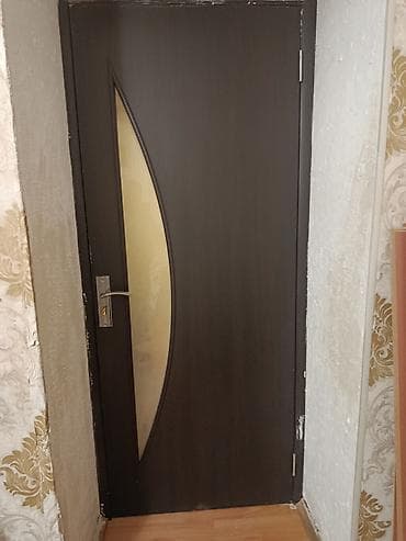Daxili qapı – tünd qəhvəyi rəngdə, şüşəli dizayn - Material