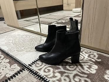 ayaqab: Qadın botları – klassik qara rəng - Model: qısa boğazlı, yan tərəfdə — 1