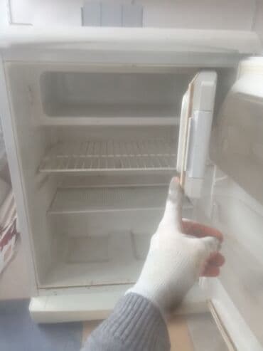 Mini Indesit Soyuducu Satılır, rəng - Ağ