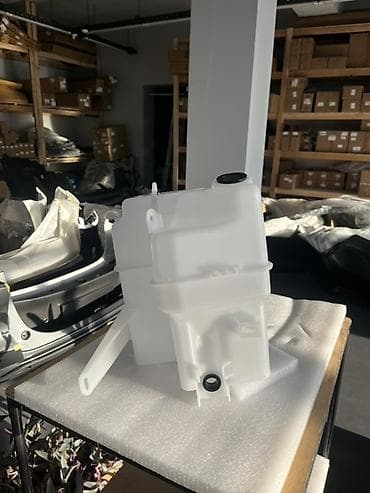 Avtomobil üçün şüşəyuyan maye qabı (washer tank) təqdim olunur — 5