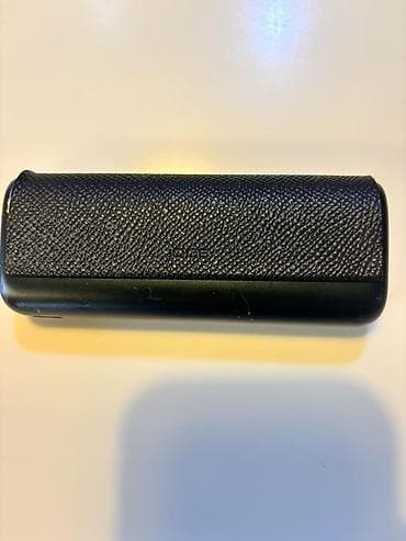 IQOS cihazı və şarj qutusu CİDDİ ALICIYA ENDİRİM OLAR. Cızığları var