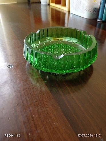 Pastel dəstləri: Şüşə külqabı – yaşıl, dekorativ naxışlı - Material: qalın, şəffaf — 1