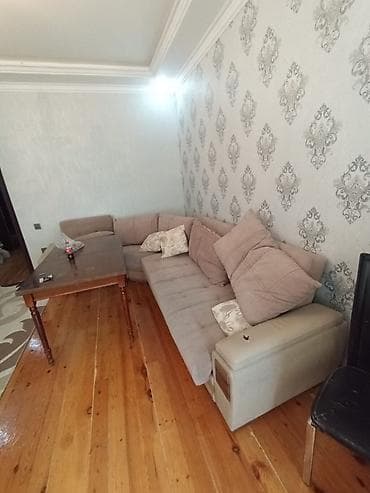 işləmiş divan: Klassik üslubda tam mebel dəsti Tərkibi: - Yataq otağı üçün geniş — 2