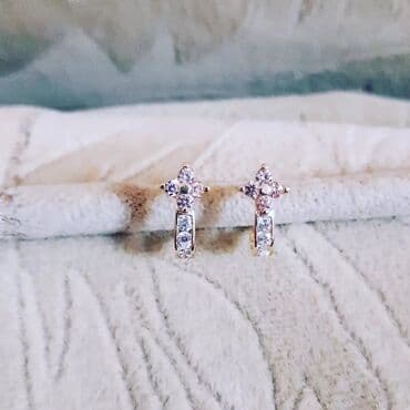 tək qaş: Sırğa, Sarı qızıl, 585 Əyar, 145 g — 1