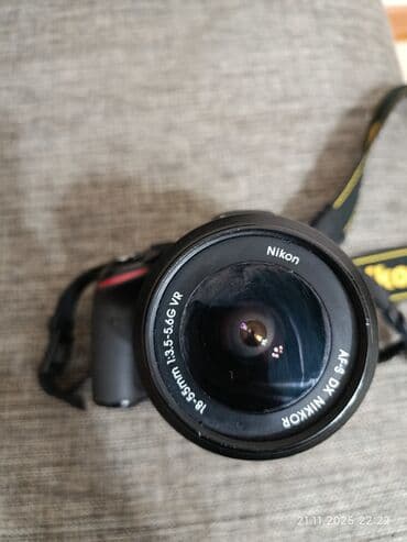nikon fotoaparati: Nikon yaxşı vəziyyətdədir ustunda cexol ve ehtiyat batareyada verilir — 2