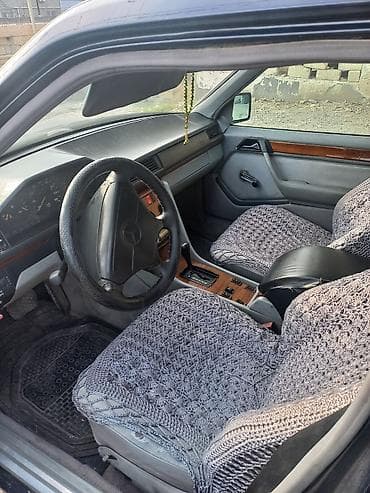chevrolet cruze 2012: Mercedes-Benz W124: 2.3 l | 1997 il Sedan — 7