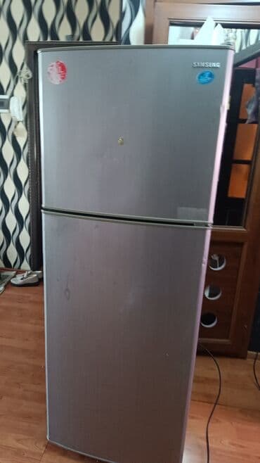 samsun a8: Samsung iki qapılı soyuducu - Marka/model: Samsung (üst kamera — 10