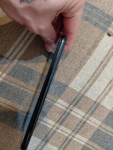 telefon qusar: Üz şüşəsinde cat var . baska prablemi yoxdu — 3