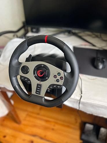 Oyun sükanı və pedallar dəsti - Sükan: tam ölçülü, rezin örtüklü