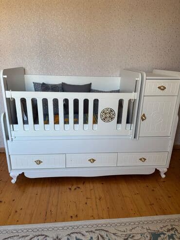 korpə carpayı: Oğlan və qız üçün, İşlənmiş, Dördbucaq, Beşik, Dəst ilə, Matras ilə, Yellənmə mexanizmsiz — 1