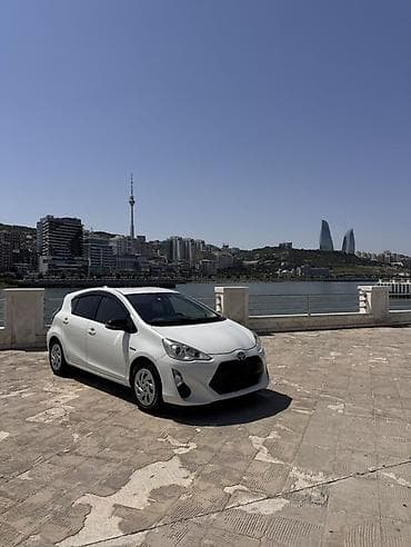 tank pro 3: Toyota Aqua (Prius C) hibrid hetçbek kredit mumkundur 5950 azn odemek — 1