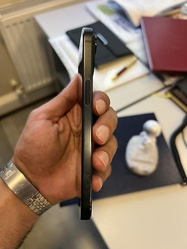 iphone şunuru: IPhone 15, 128 GB, Qara, Face ID — 4