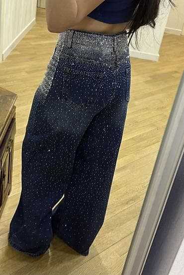 Cinslər: Parlaq daşa bəzədilmiş geniş kəsimli cins şalvar Böyük olduğu üçün — 2