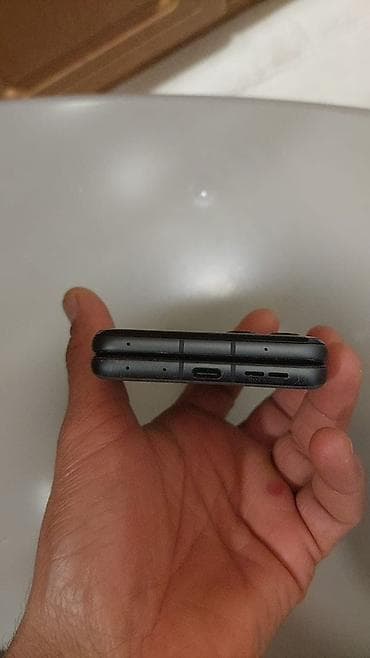 motorolla aura: Motorola Razr 50, 256 GB, rəng - Boz — 3