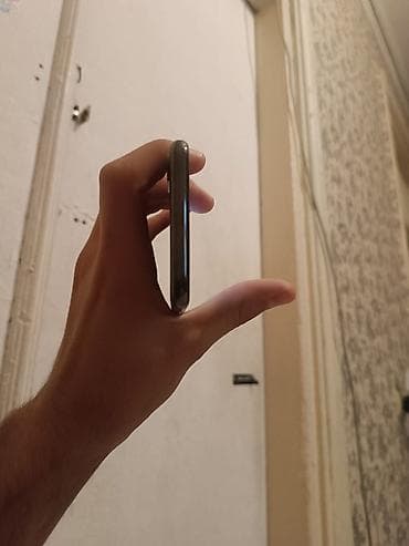 Audi: IPhone X, 64 GB, Qara, Face ID — 6