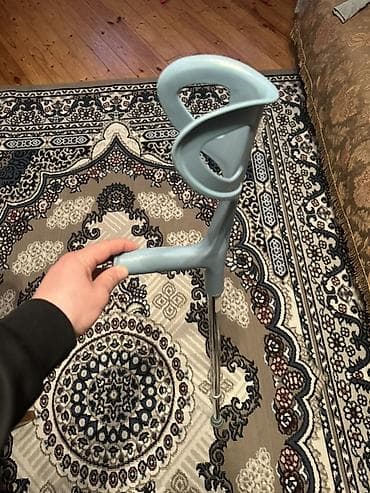 zig yolunda evler: Dirsəkaltı qoltuqağacı (tək ədəd) - Növ: dirsək dayaqlı qoltuqağacı — 4