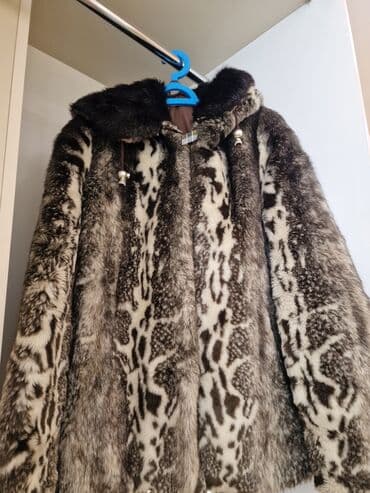 Xəz qadın plaşı - Material: təbii xəz görünüşlü, qalın və yumşaq