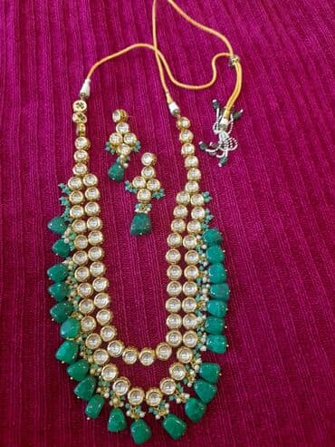 islenmis qizil sirqalar: Kolye
sırga
(hindistan) — 2