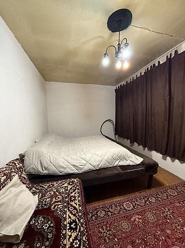 seki ayliq evler: Merkezde xan baginin yaninda 1 otaqli ev kiyraye verilir. uzun — 2