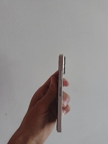 iphone 10 s: IPhone 17 Pro, 64 GB, White Titanium, Zəmanət — 3